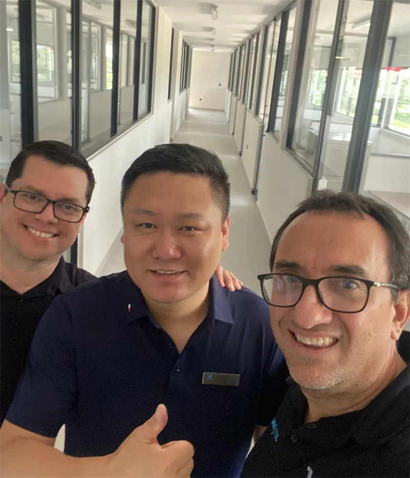 honghu business visiting